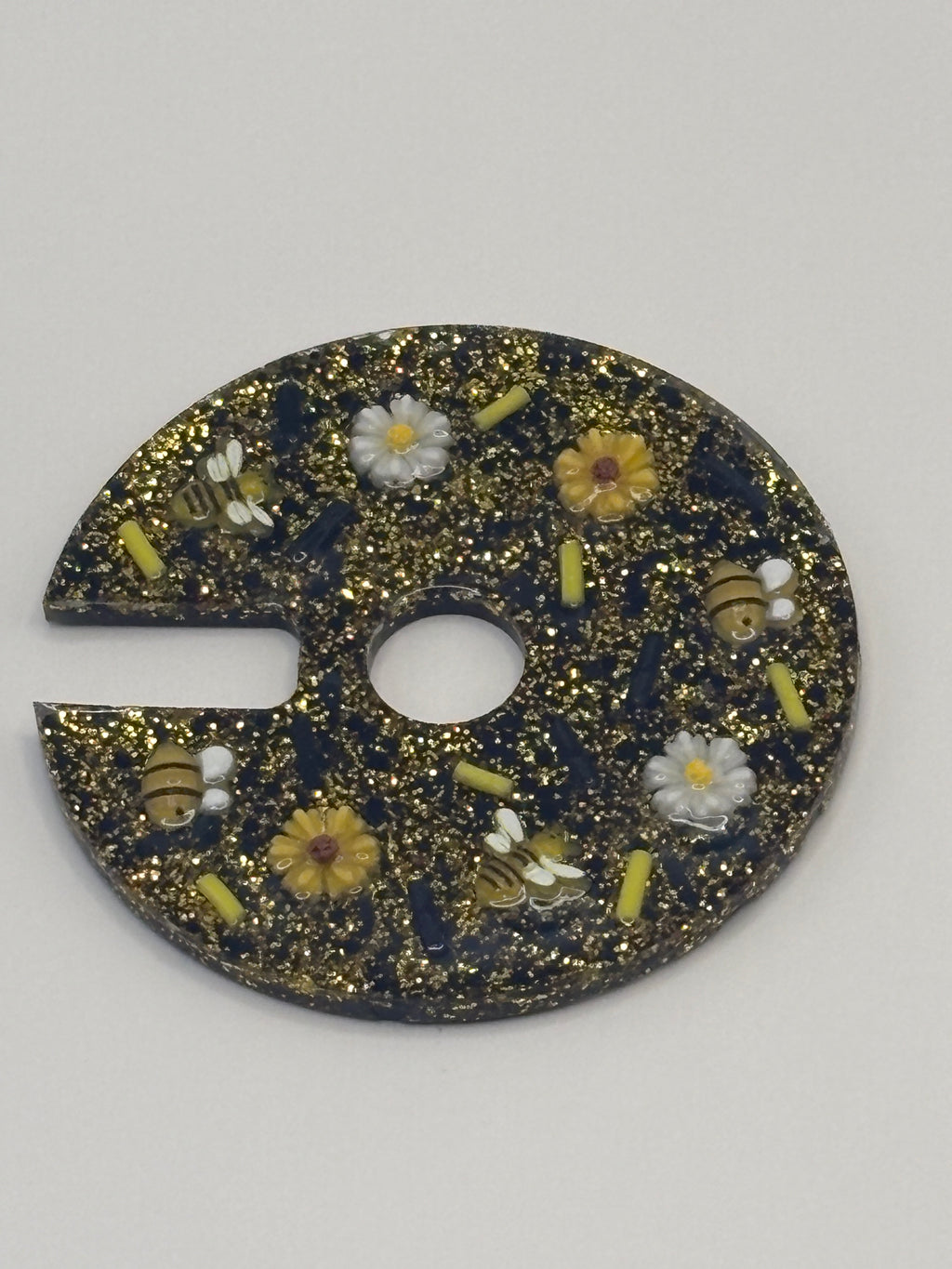 Bee & Daisy Glitter BruMate Era Tumbler Topper | Handmade Resin Floral Cup Accessory | Cottagecore Bee Lid Topper